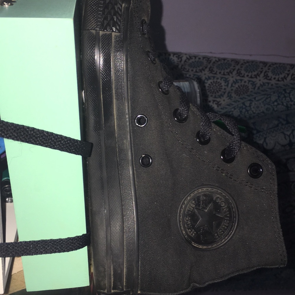 Black converse